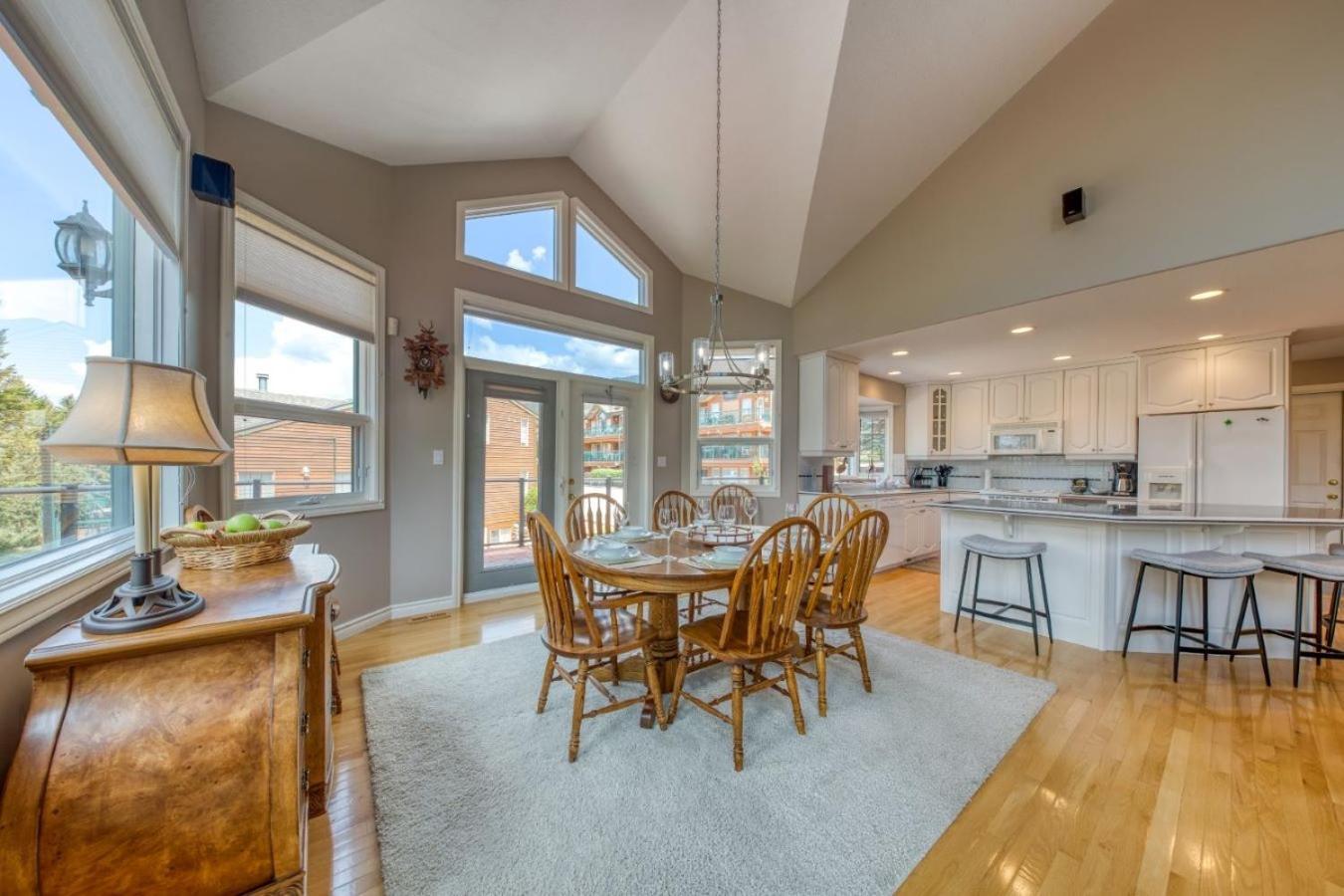 Marble Canyon Apartment *